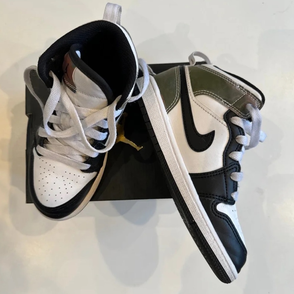 Jordan 1 Mid Little Kids 13C Used